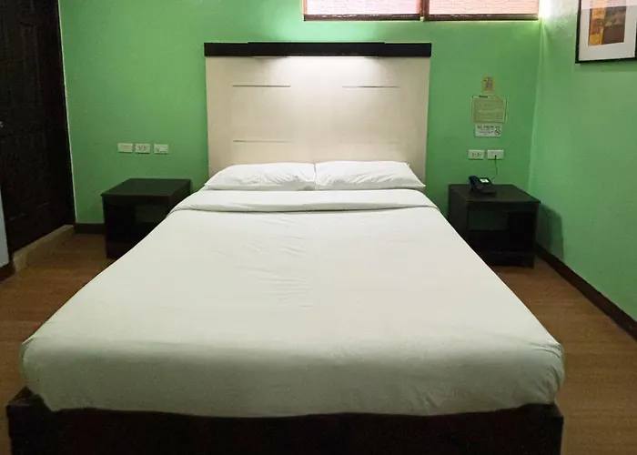 Hotel Sugbutel Family Powered By Cocotel