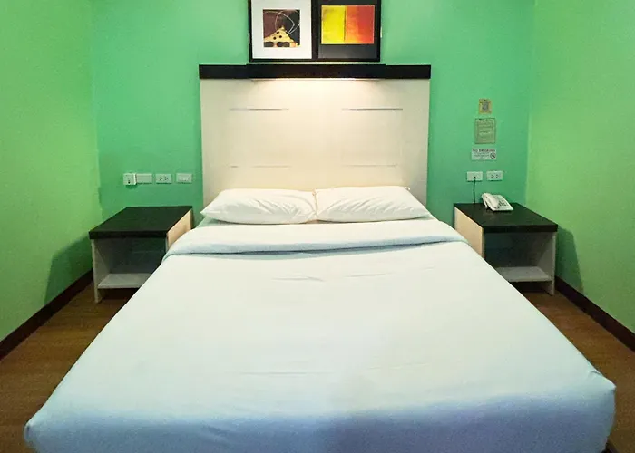 Hotel Sugbutel Family Powered By Cocotel 3*