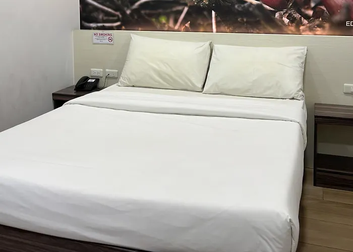 Hotel Sugbutel Family Powered By Cocotel 3*